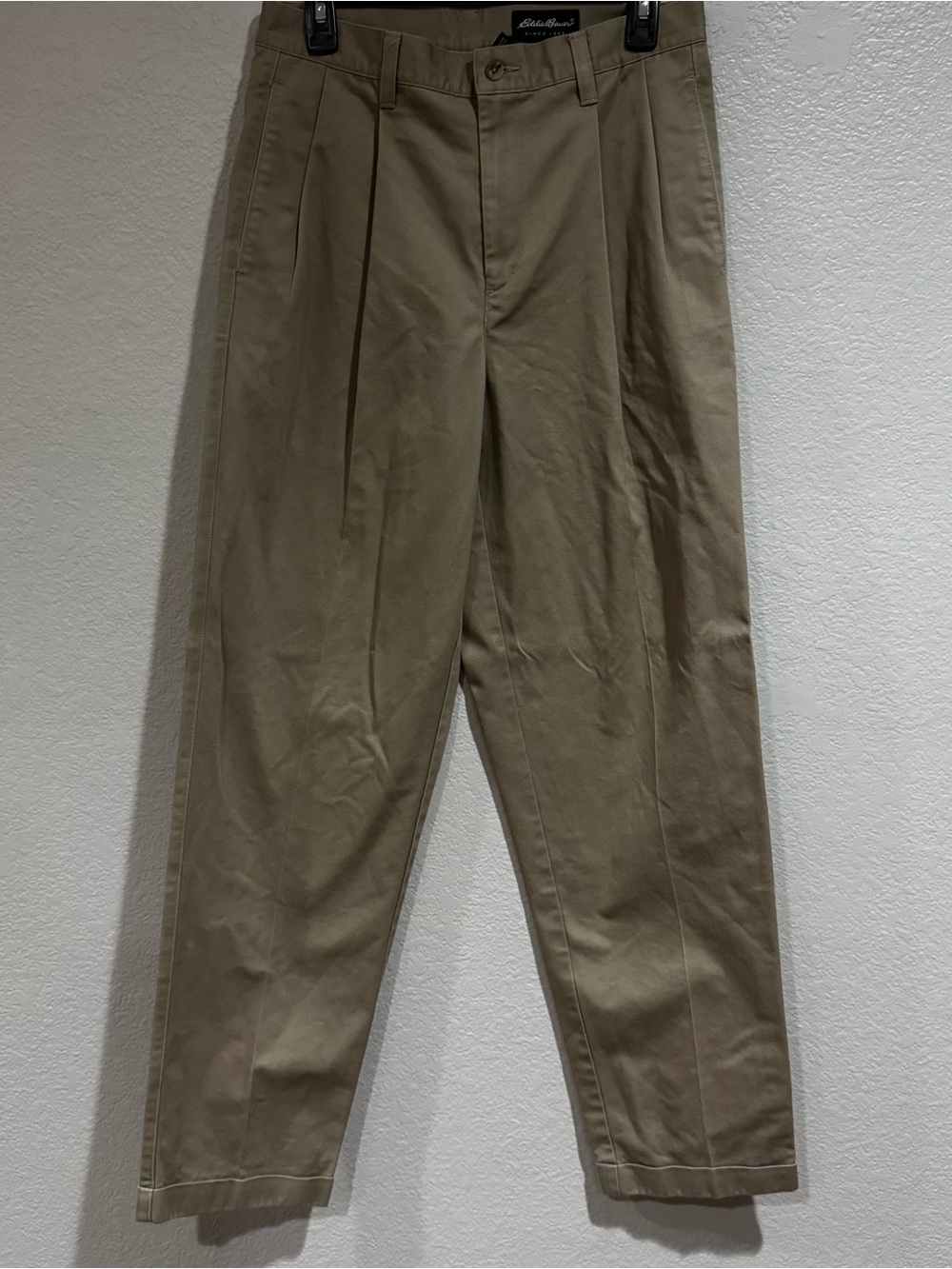 Eddie Bauer pleaded kaki pants 31X32